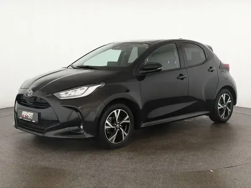 Gebraucht Toyota Yaris Hybrid 116 PS (85 kW) 2025 Mysticschwarz Limousine