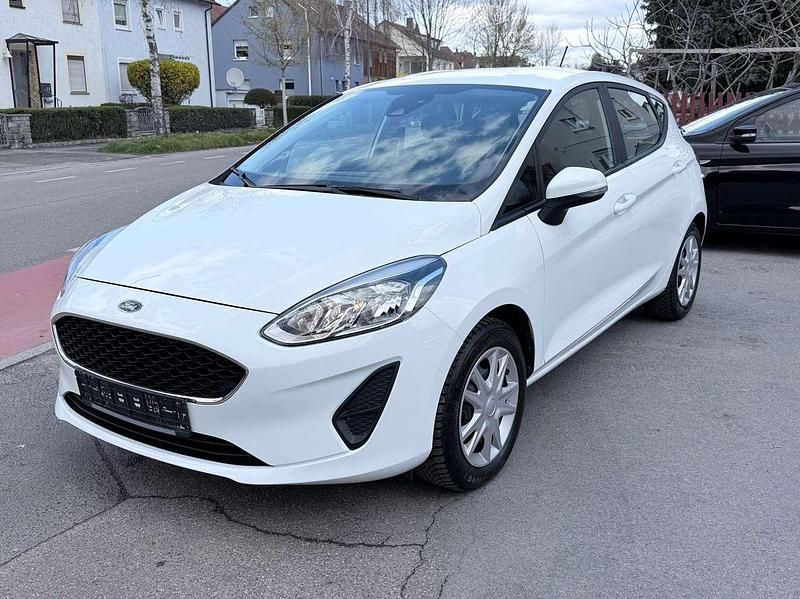 Gebraucht Ford Fiesta Trend 71 PS (52 kW) 2018 Frostweiß Kleinwagen