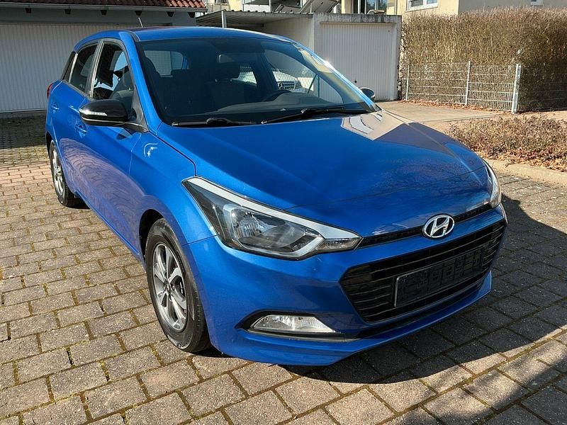 Gebraucht Hyundai i20 GO! 75 PS (55 kW) 2019 Blau Kleinwagen