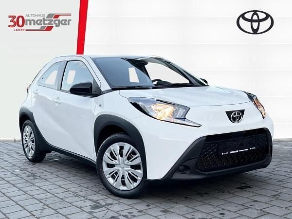 Weiß (weiß) Neu 2024 Toyota Aygo X-play Kleinwagen | 16.990 € - Bild 1/4