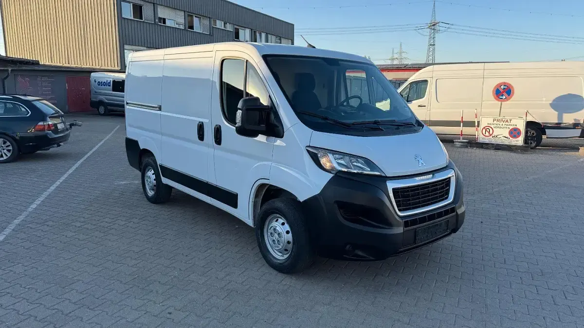 Gebraucht Peugeot Boxer 120 PS (88 kW) 2022 Weiß Van