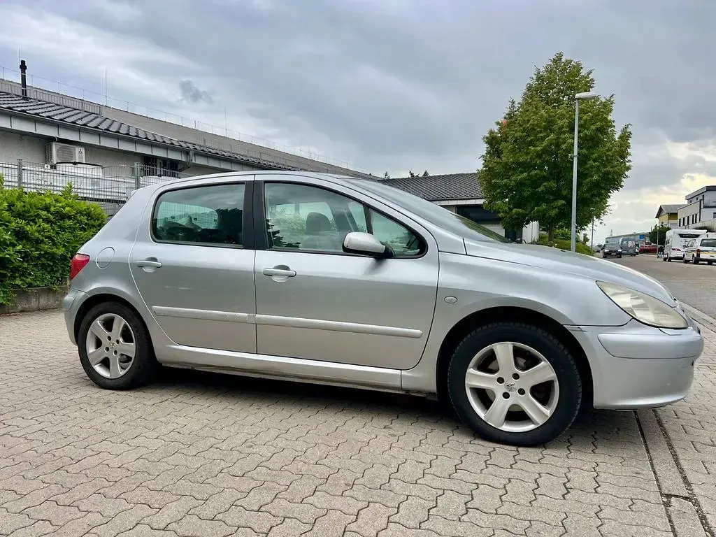 Gebraucht Peugeot 307 Platinum 136 PS (100 kW) 2003 Silber Limousine
