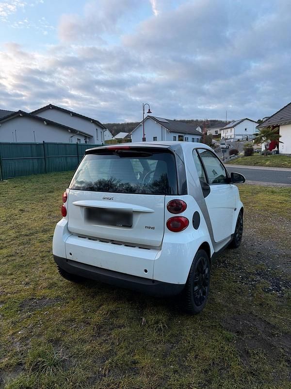Gebraucht Smart ForTwo Coupé 70 PS (51 kW) 2010 Weiß Coupé