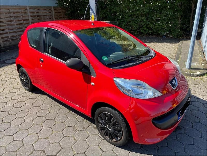 Rot Gebraucht 2008 Peugeot 107 Kleinwagen | 1.350 € (Guter Preis) - Bild 1/4