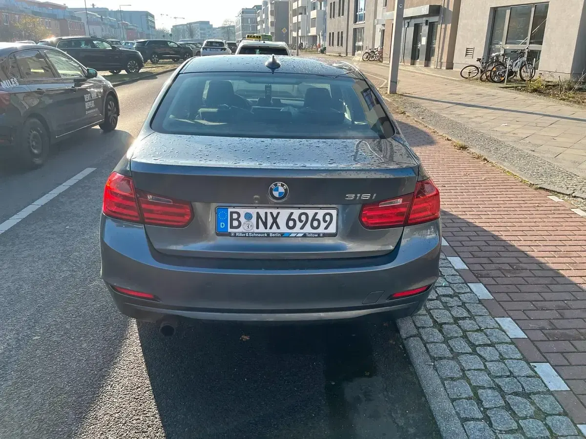 Gebraucht BMW 316 136 PS (100 kW) 2013 Grau Limousine