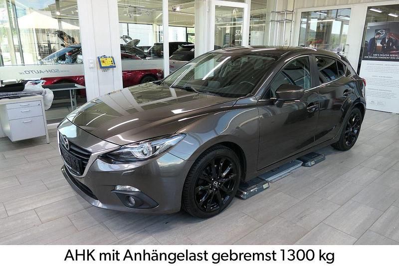 Grau Gebraucht 2017 Mazda 3 Nakama Limousine | 13.900 € (Fairer Preis) - Bild 1/4