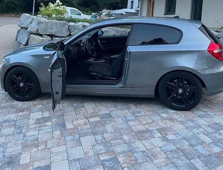 Gebraucht BMW 118 143 PS (105 kW) 2008 Grau Kleinwagen