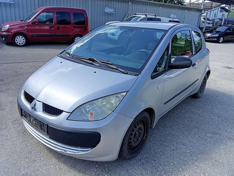 Grau Gebraucht 2008 Mitsubishi Colt Inform Kleinwagen | 1.200 € (Fairer Preis) - Bild 1/4