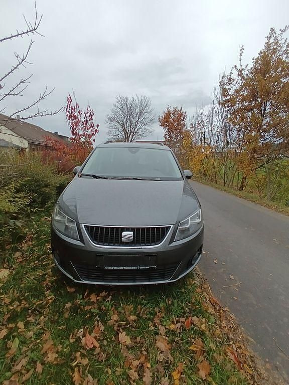 Grau Gebraucht 2012 Seat Alhambra Style Van / Kleinbus | 7.500 € (Superpreis) - Bild 1/4