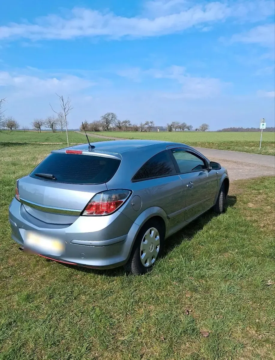 Gebraucht Opel Astra GTC Sport 140 PS (102 kW) 2006 Andere farben Coupé