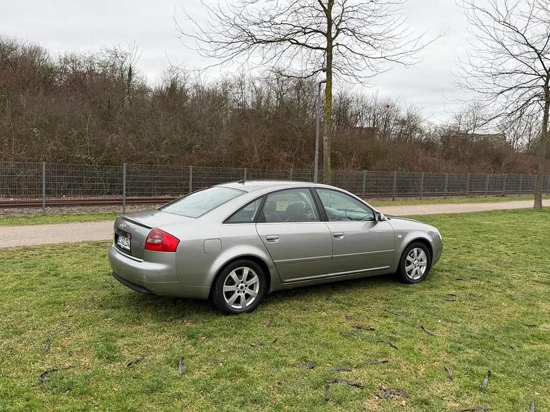 Grau Gebraucht 2004 Audi A6 Limousine | 1.400 € (Superpreis) - Bild 1/4