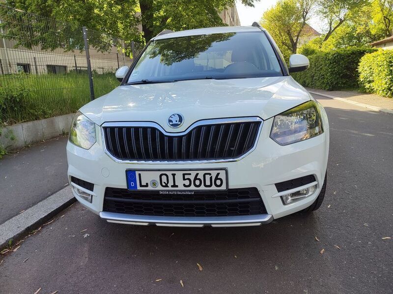 Weiß Gebraucht 2015 Skoda Yeti Ambition SUV | 9.500 € (Fairer Preis) - Bild 1/4