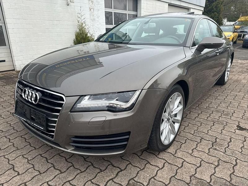 Grau Gebraucht 2010 Audi A7 Sportback Comfort Kleinwagen | 11.900 € (Superpreis) - Bild 1/4