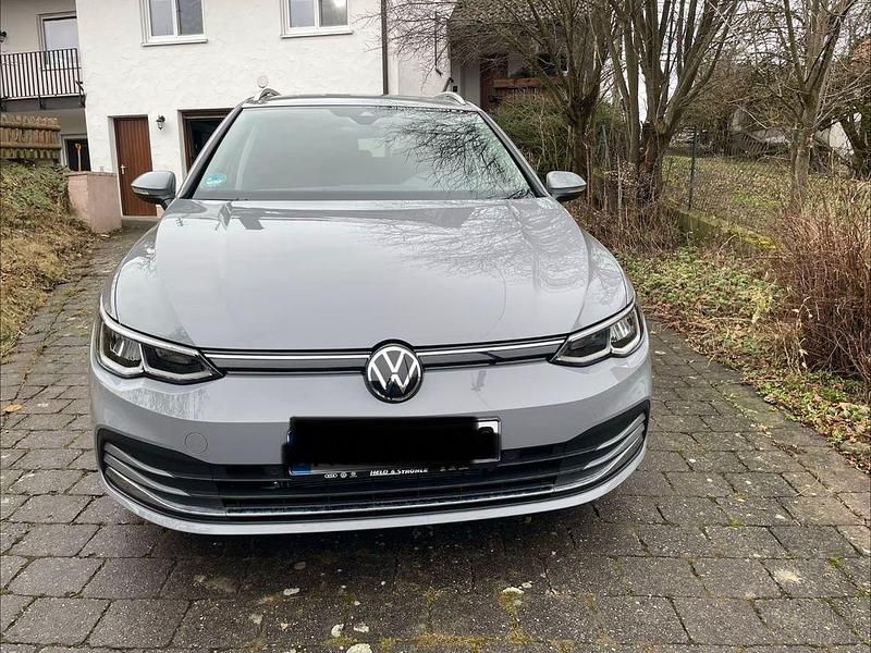 Grau Gebraucht 2022 VW Golf VIII Active Kombi | 24.350 € (Fairer Preis) - Bild 1/4