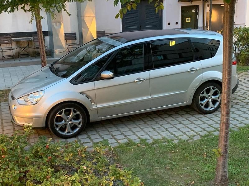 Silber Gebraucht 2009 Ford S-MAX S Van / Kleinbus | 2.900 € (Guter Preis) - Bild 1/4