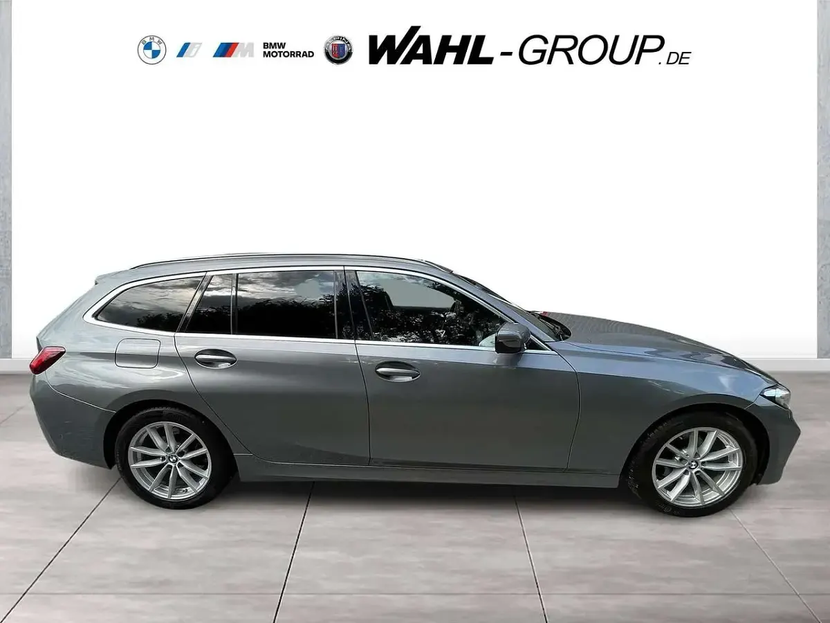 Gebraucht BMW 318 Sport Line 150 PS (110 kW) 2023 Grau Kombi