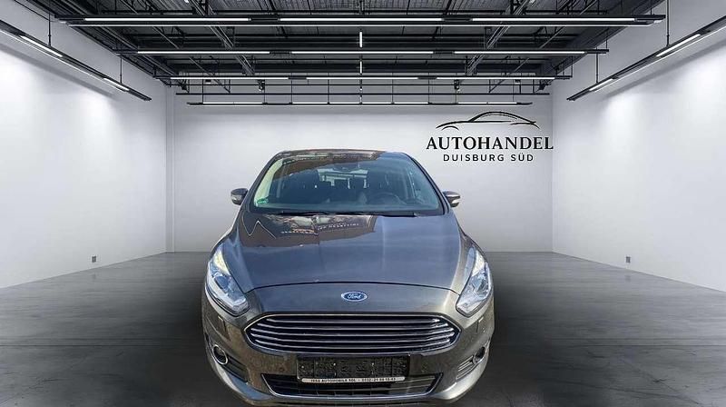 Magneticgrau (metallic) Gebraucht 2019 Ford S-MAX Titanium Van / Kleinbus | 16.999 € (Fairer Preis) - Bild 1/4