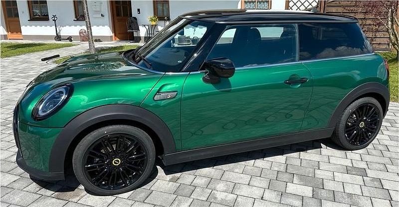 Gebraucht Mini Cooper SE 135 kW (184 PS) 2022 Grün Kleinwagen