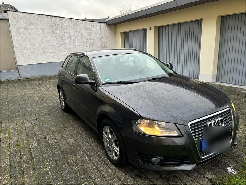 Grau Gebraucht 2009 Audi A3 Limousine | 3.750 € (Guter Preis) - Bild 1/4