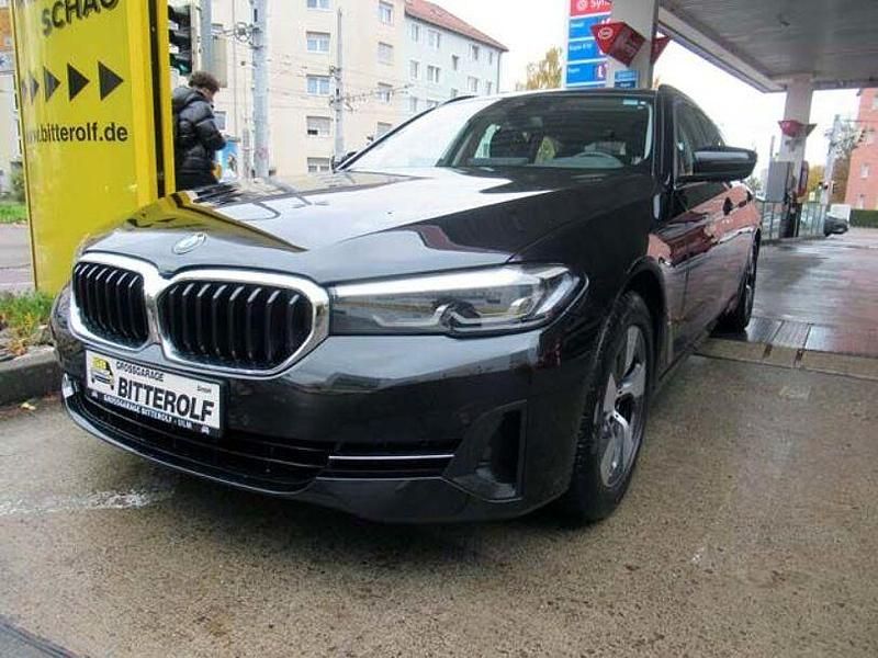 Gebraucht BMW 520 Efficient Dynamics 190 PS (139 kW) 2022 Schwarz Kombi
