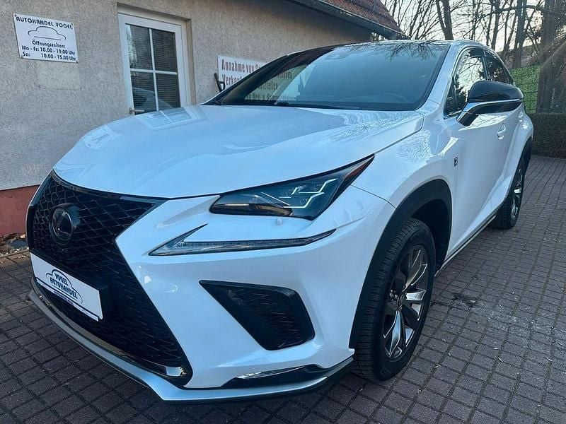 Weiß Gebraucht 2018 Lexus NX300h Sport Line SUV | 28.900 € (Fairer Preis) - Bild 1/4