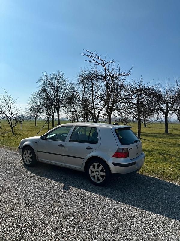 Gebraucht VW Golf IV 75 PS (55 kW) 1999 Silber Kleinwagen