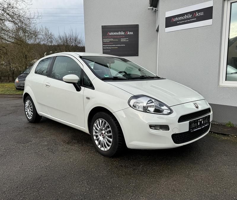 Gebraucht Fiat Punto 70 PS (51 kW) 2013 Weiß Kleinwagen