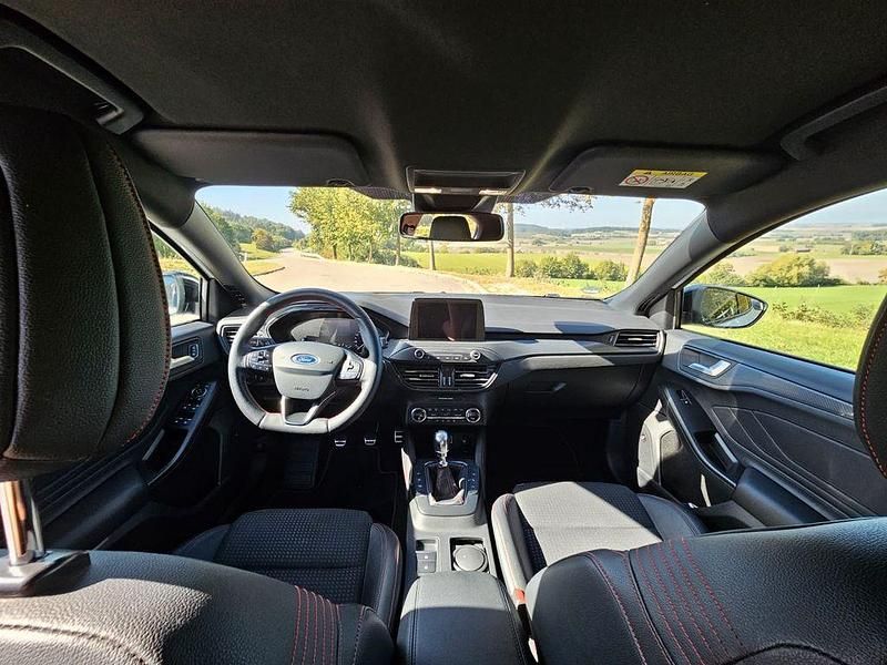 Gebraucht Ford Focus ST-Line 150 PS (110 kW) 2018 Weiß Limousine