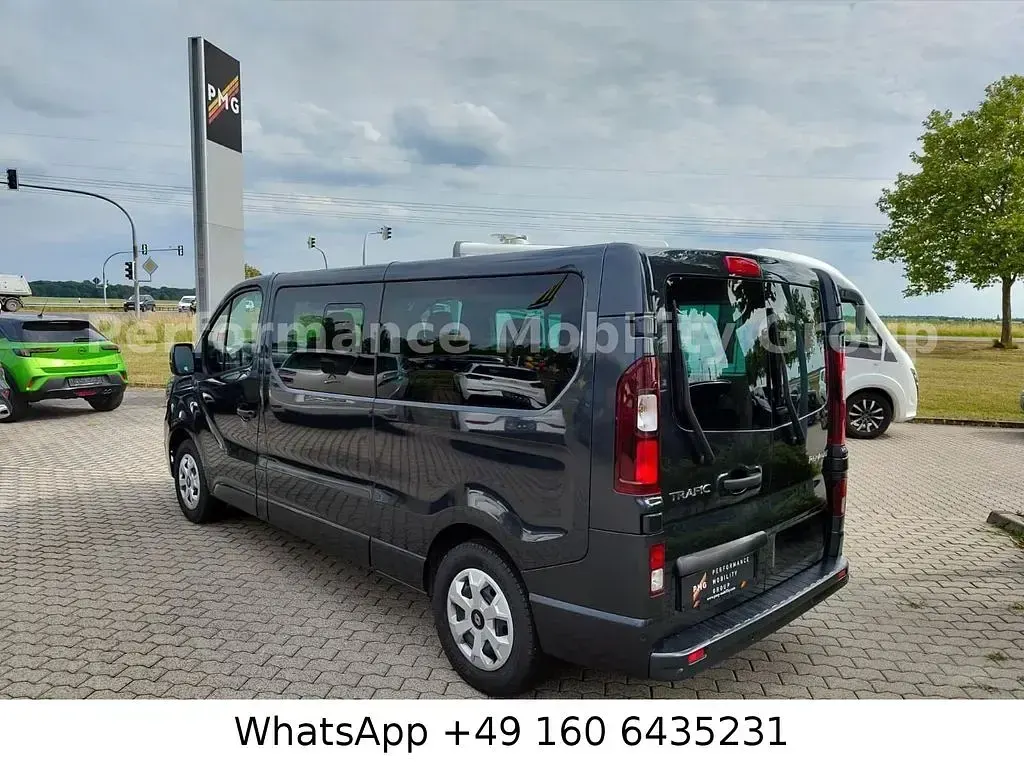 Gebraucht Renault Trafic Intens 150 PS (110 kW) 2025 Grau Van / Kleinbus
