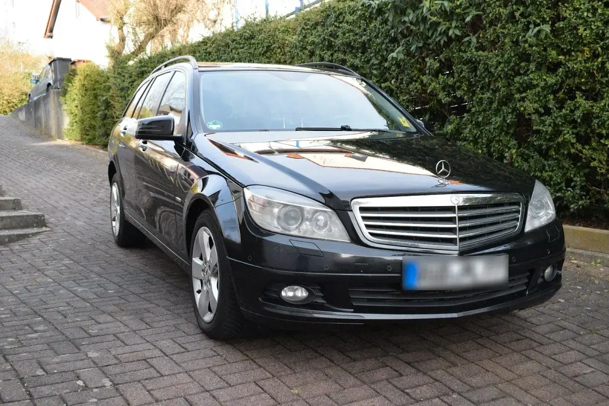 Gebraucht Mercedes C220 170 PS (125 kW) 2010 Schwarz Kombi