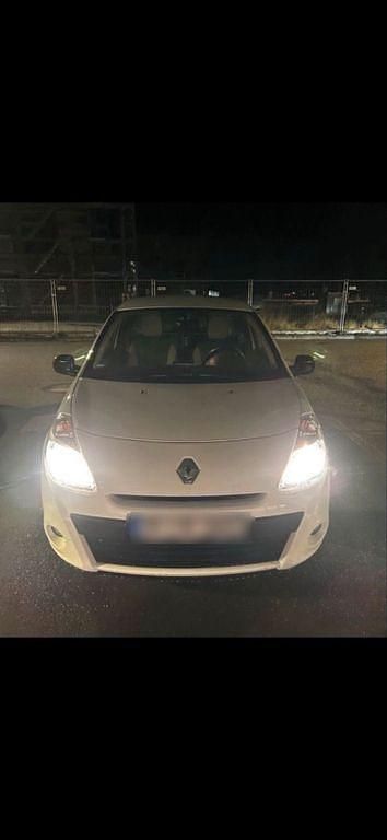 Gebraucht Renault Clio II 75 PS (55 kW) 2009 Weiß Limousine