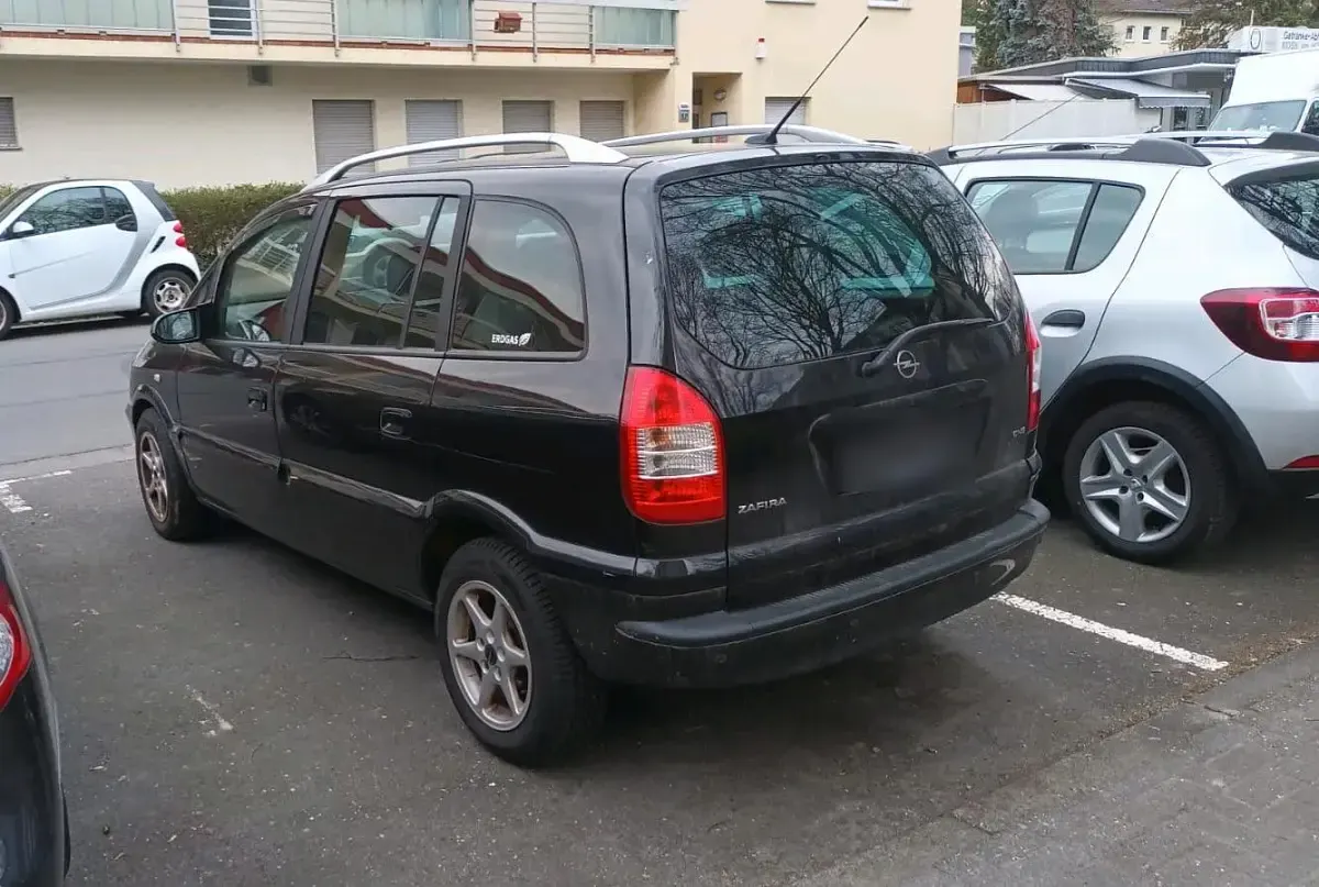 Brugt Opel Zafira 101 HK (74 kW) 2004 Sort MPV