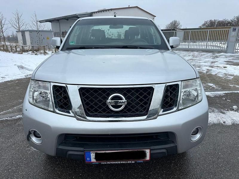 Gebraucht Nissan Navara 190 PS (139 kW) 2013 Silber Pickup