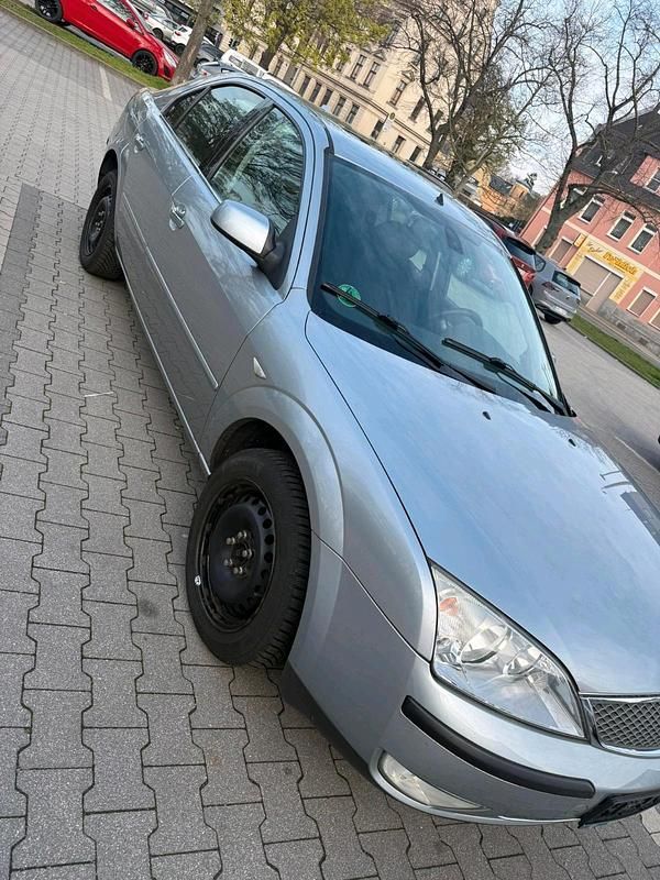 Gebraucht Ford Mondeo 125 PS (91 kW) 2004 Silber Limousine