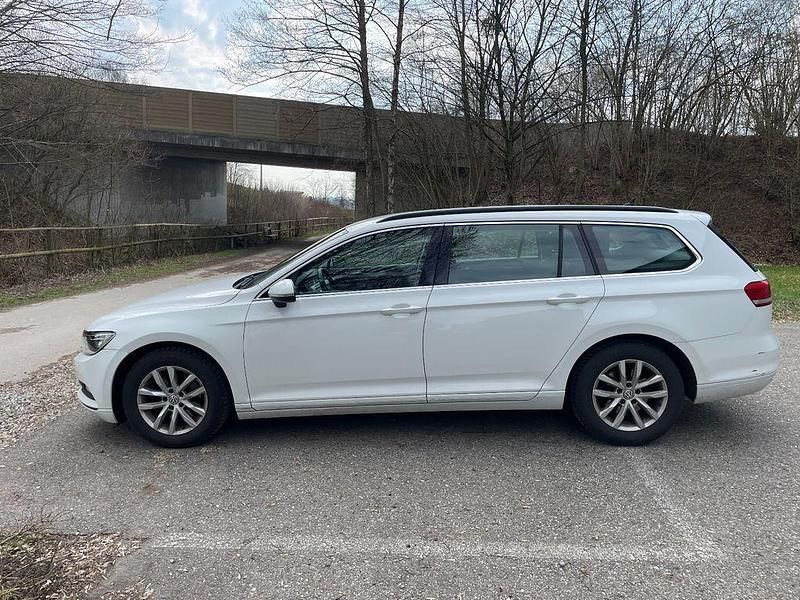 Gebraucht VW Passat Comfortline 150 PS (110 kW) 2015 Weiß Kombi