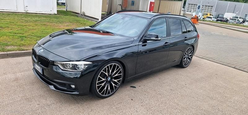Schwarz Gebraucht 2016 BMW 320 Sport Line Kombi | 14.500 € - Bild 1/4