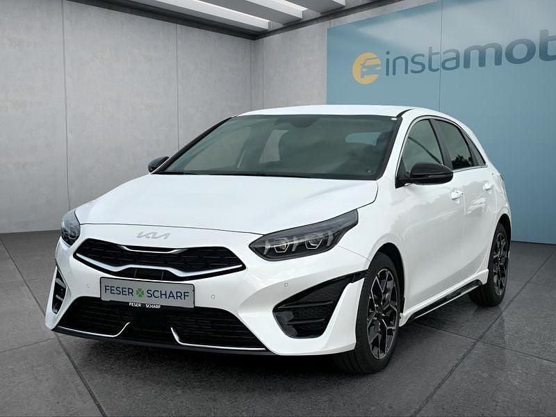 Weiß Neu 2025 Kia Ceed Kleinwagen | 28.199 € (Fairer Preis) - Bild 1/4