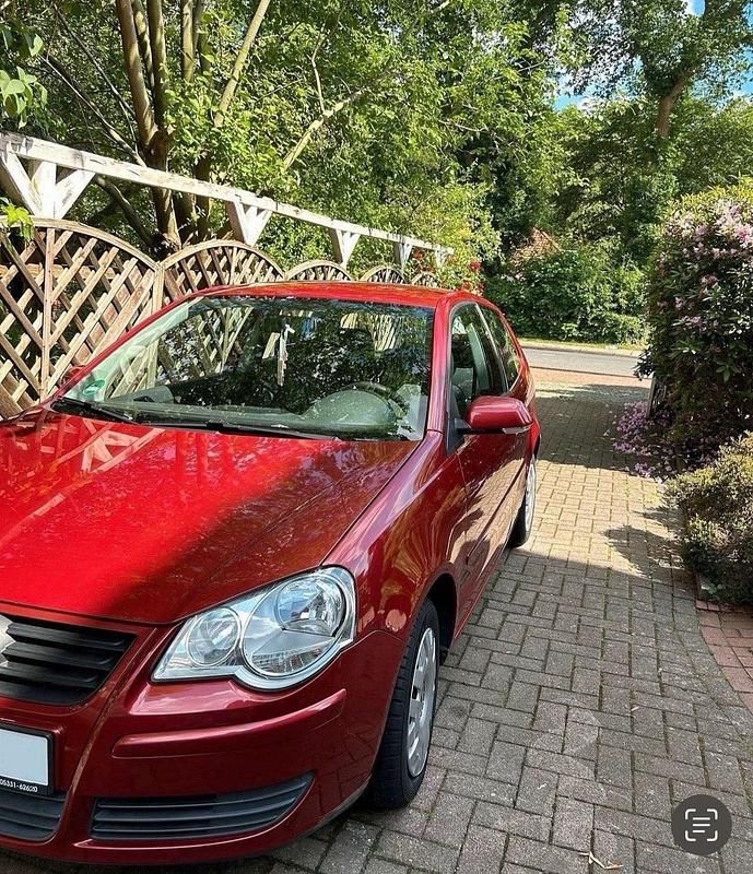 Rot Gebraucht 2005 VW Polo Limousine | 800 € (Superpreis) - Bild 1/4