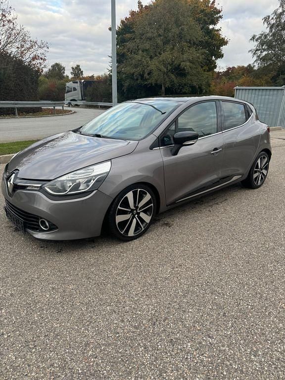 Grau Gebraucht 2014 Renault Clio IV Luxe Limousine | 5.000 € (Fairer Preis) - Bild 1/4
