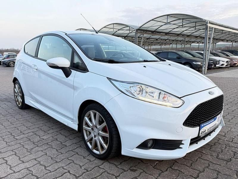 Gebraucht Ford Fiesta ST 182 PS (133 kW) 2013 Weiß Kleinwagen