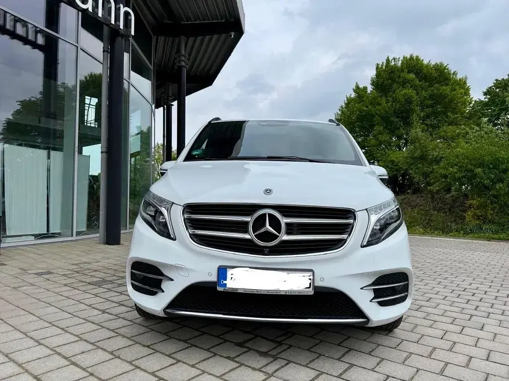 Gebraucht Mercedes V250 AMG 190 PS (139 kW) 2019 Bergkristallweiß metallic Van / Kleinbus