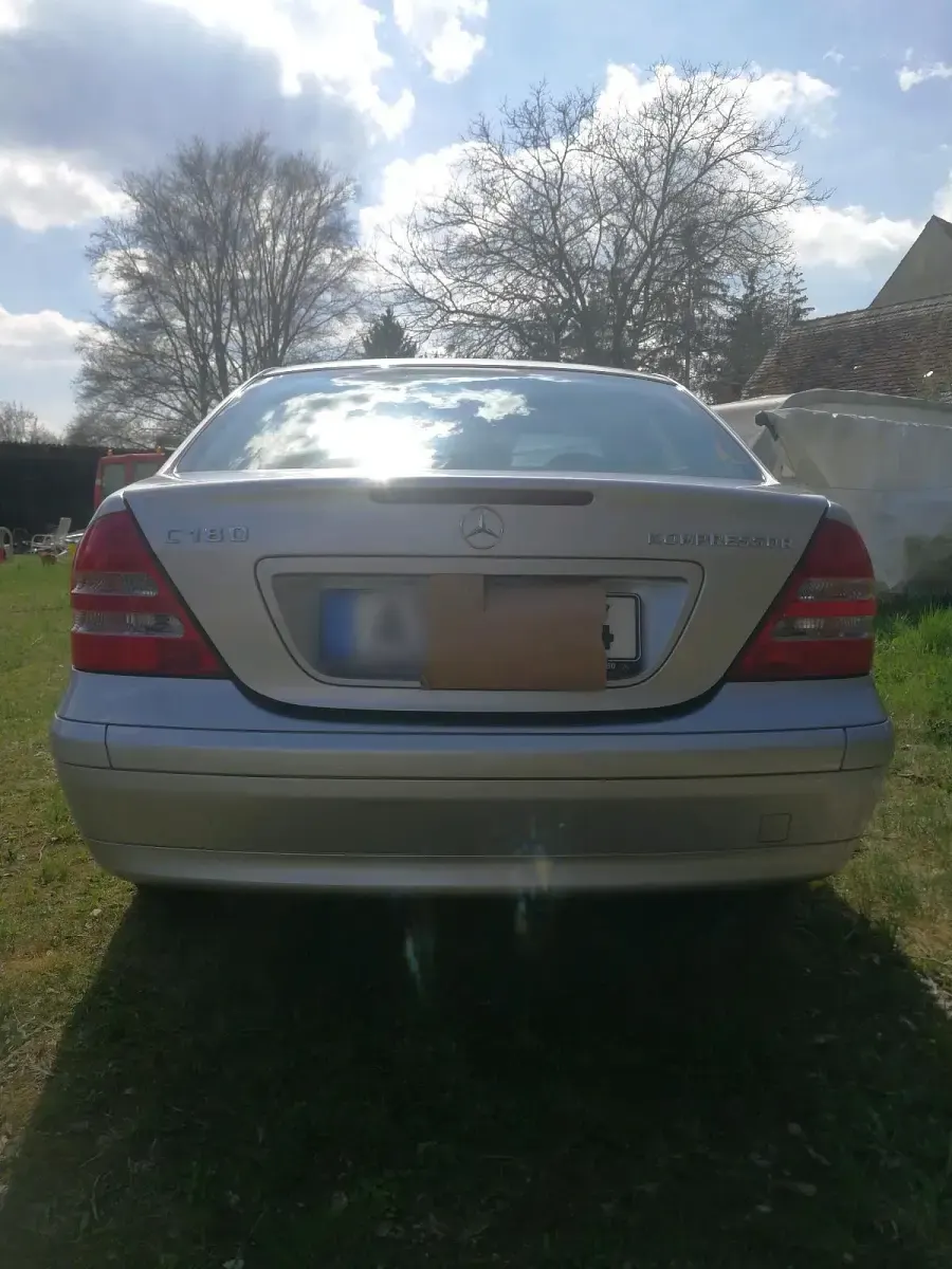 Gebraucht Mercedes C180 146 PS (107 kW) 2003 Silber Limousine