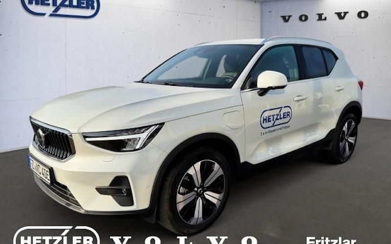 Gebraucht Volvo XC40 Plus 211 PS (155 kW) 2023 Crystal white / metallic SUV