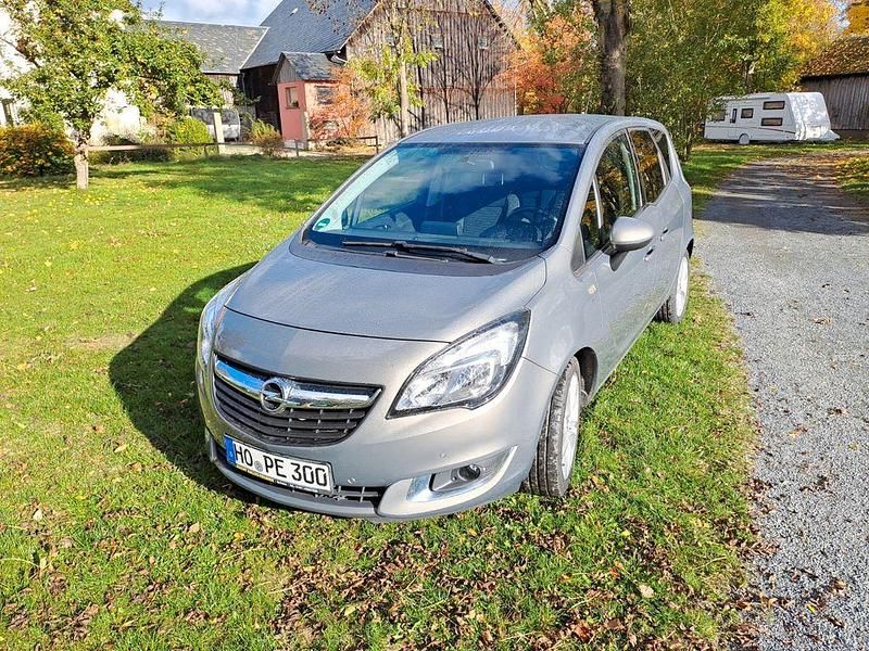 Silber Gebraucht 2016 Opel Meriva Innovation Van / Kleinbus | 7.900 € (Fairer Preis) - Bild 1/4