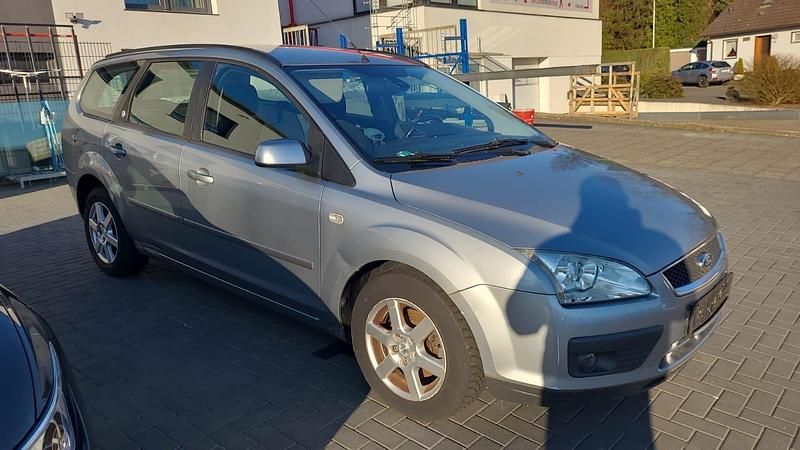 Gebraucht Ford Focus Ghia 116 PS (85 kW) 2005 Blau Kombi
