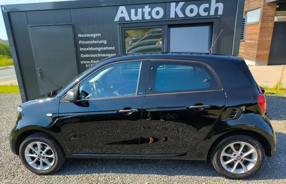 Gebraucht Smart ForFour 90 PS (66 kW) 2019 Schwarz Kleinwagen