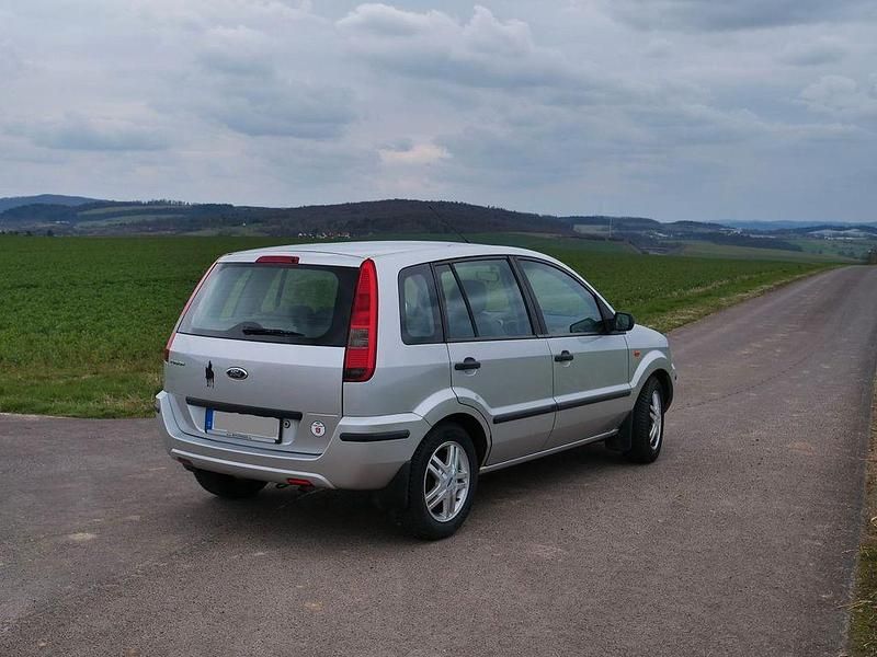 Gebraucht Ford Fusion Ambiente 80 PS (58 kW) 2003 Silber Kleinwagen
