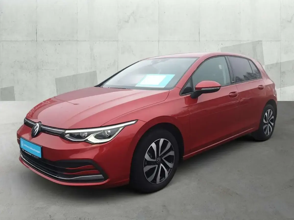 Gebraucht VW Golf VIII Active 131 PS (96 kW) 2022 Kings red metallic Limousine