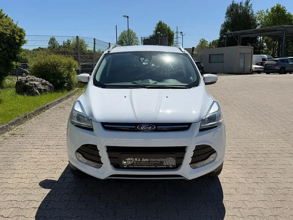 Gebraucht Ford Kuga Titanium 150 PS (110 kW) 2013 Weiß SUV