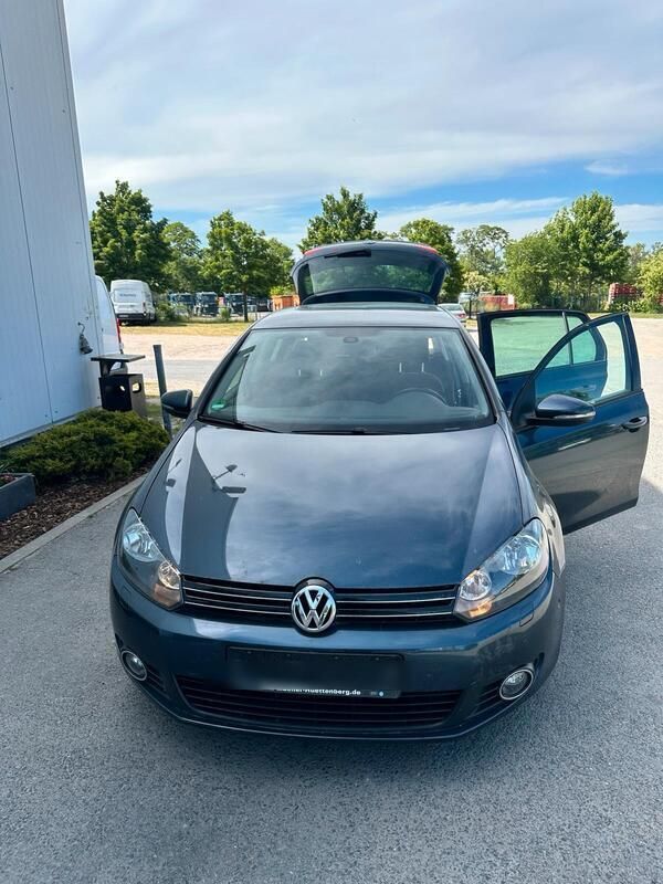 Blau Gebraucht 2011 VW Golf VI Team Kleinwagen | 4.000 € (Guter Preis) - Bild 1/4